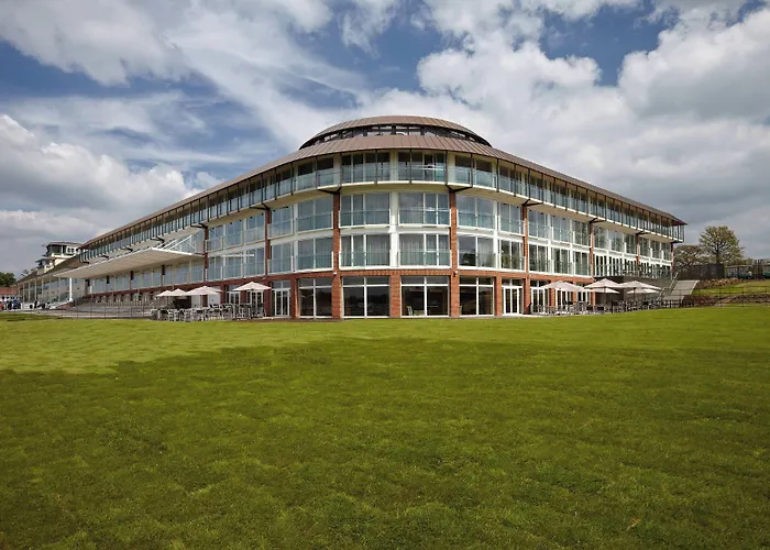 Lingfield Park Marriott Hotel & Country Club