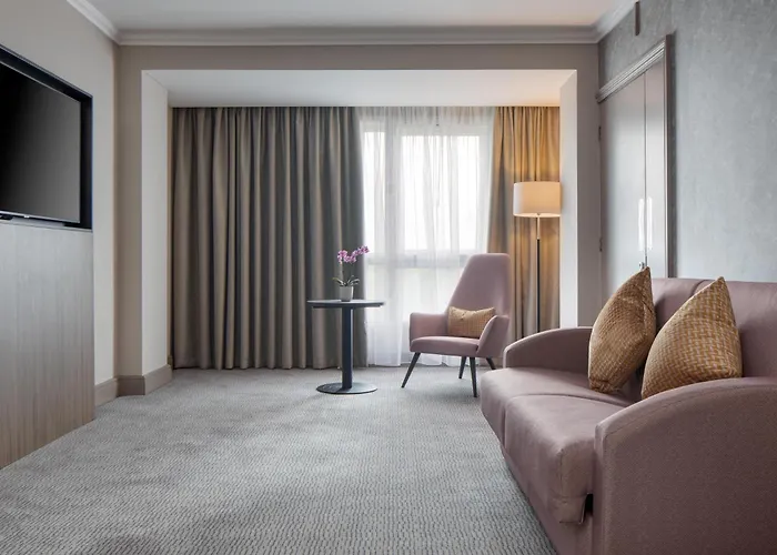 Doubletree By Hilton Dartford Bridge